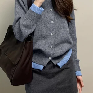 Autumn and Winter New Fashion Woman Sweater Gray Soft Knitted Sweater Top Casual and Versatile Button-up Cardigan Jacket